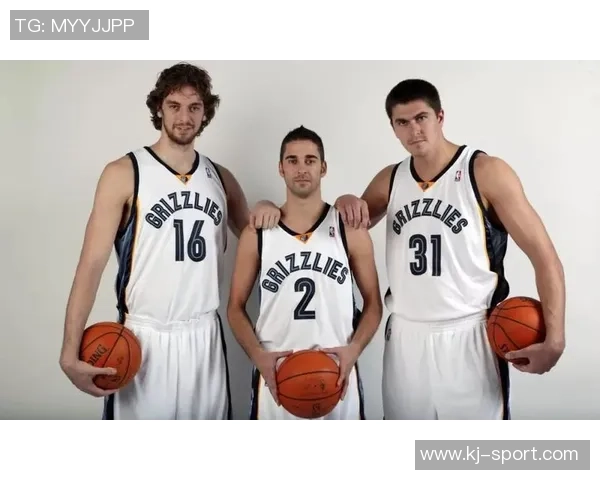 纳瓦罗与姚明的篮球传奇交汇点：友谊与竞争的完美结合