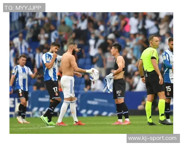 西甲赛场惊现历史冷门拜仁狂胜曼城5-0引发全场沸腾