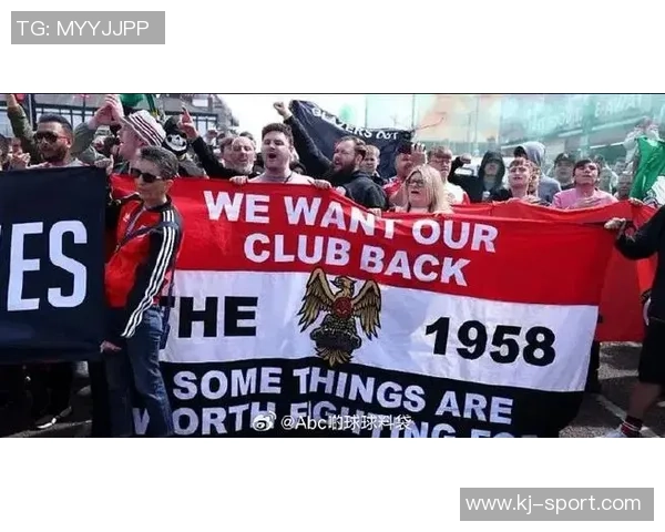 里昂大胜曼联五球狂潮红牌事件引发全场热议